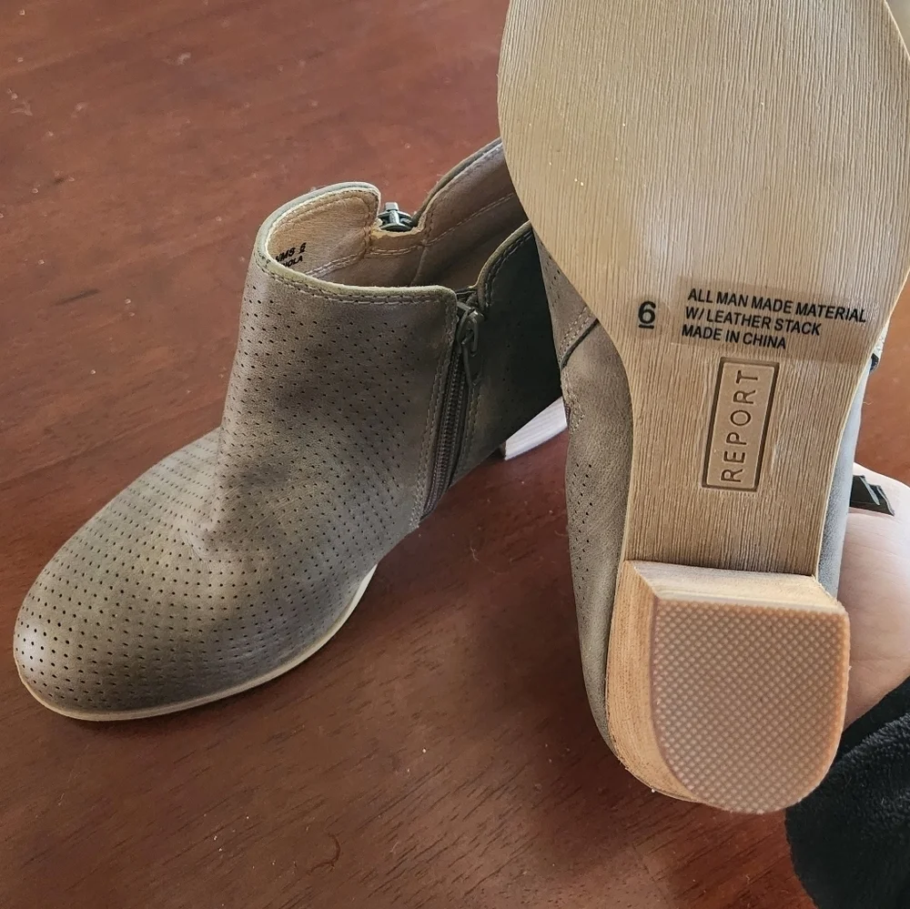 Report Heeled Booties - Picture 2 of 5